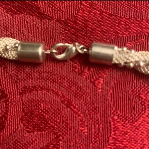 ELEGANT Twisted Rope Chain/Gold Colored Beaded Necklace and Bracelet Set - Picture 5 of 8